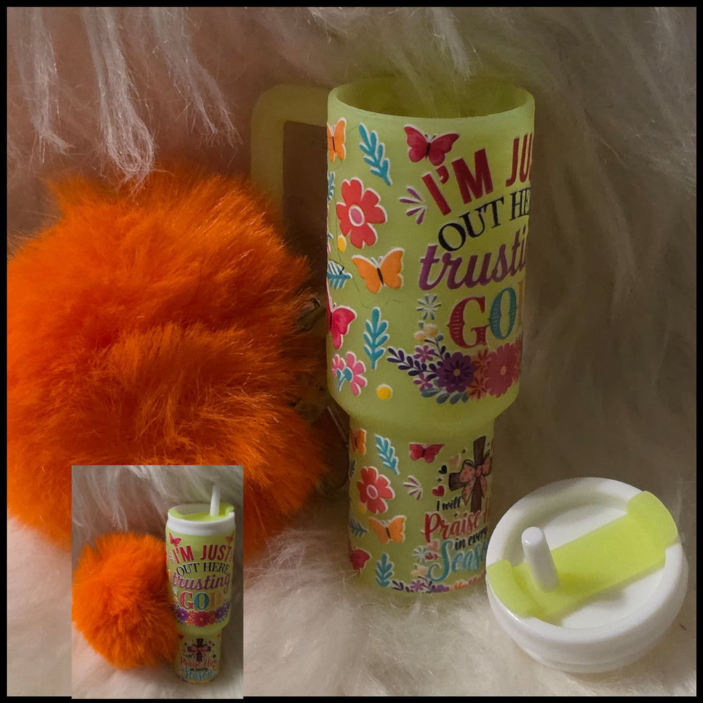 Mini Cup Keychain Holder – Lipstick, Cosmetics & Small Essentials Storage