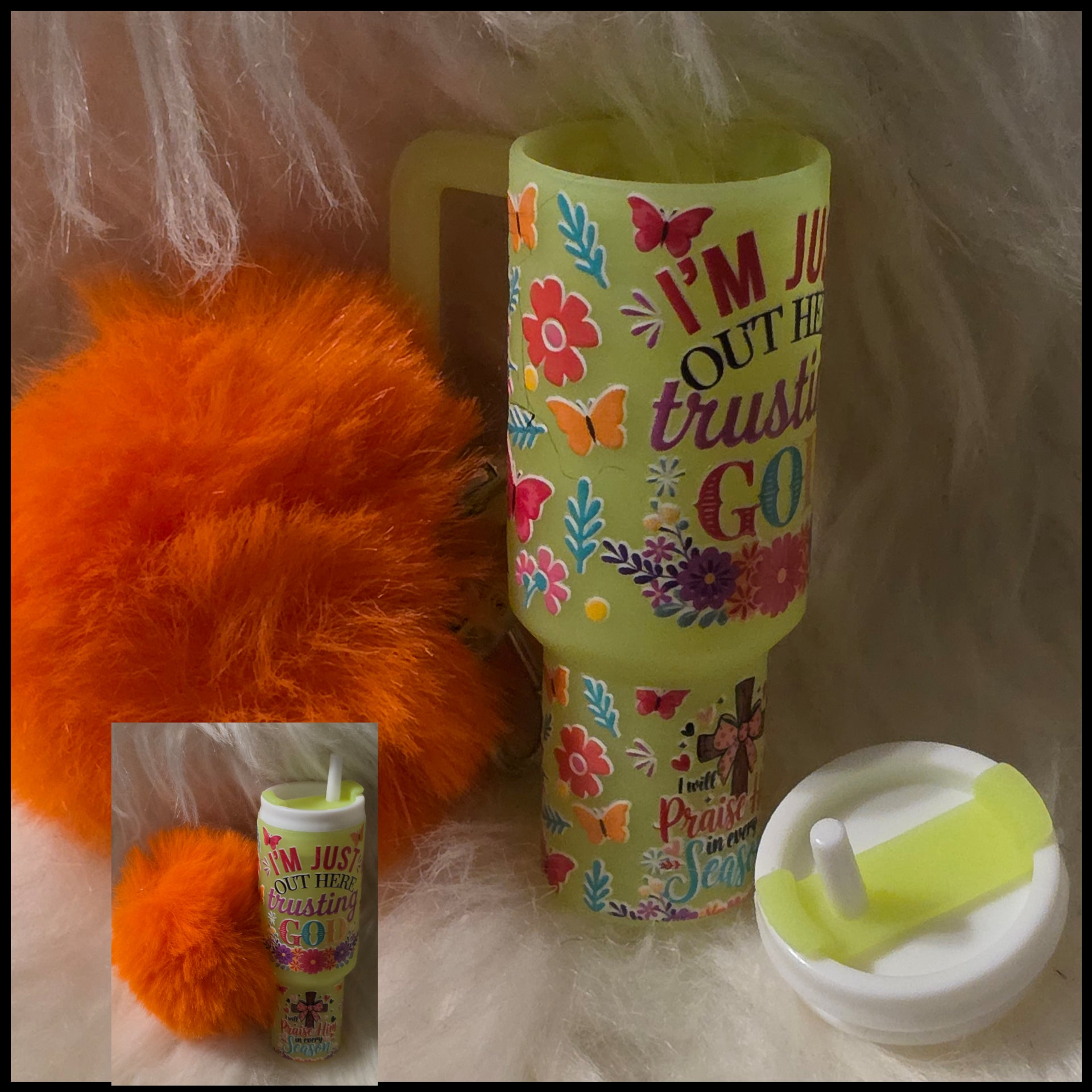 Mini Cup Keychain Holder – Lipstick, Cosmetics & Small Essentials Storage