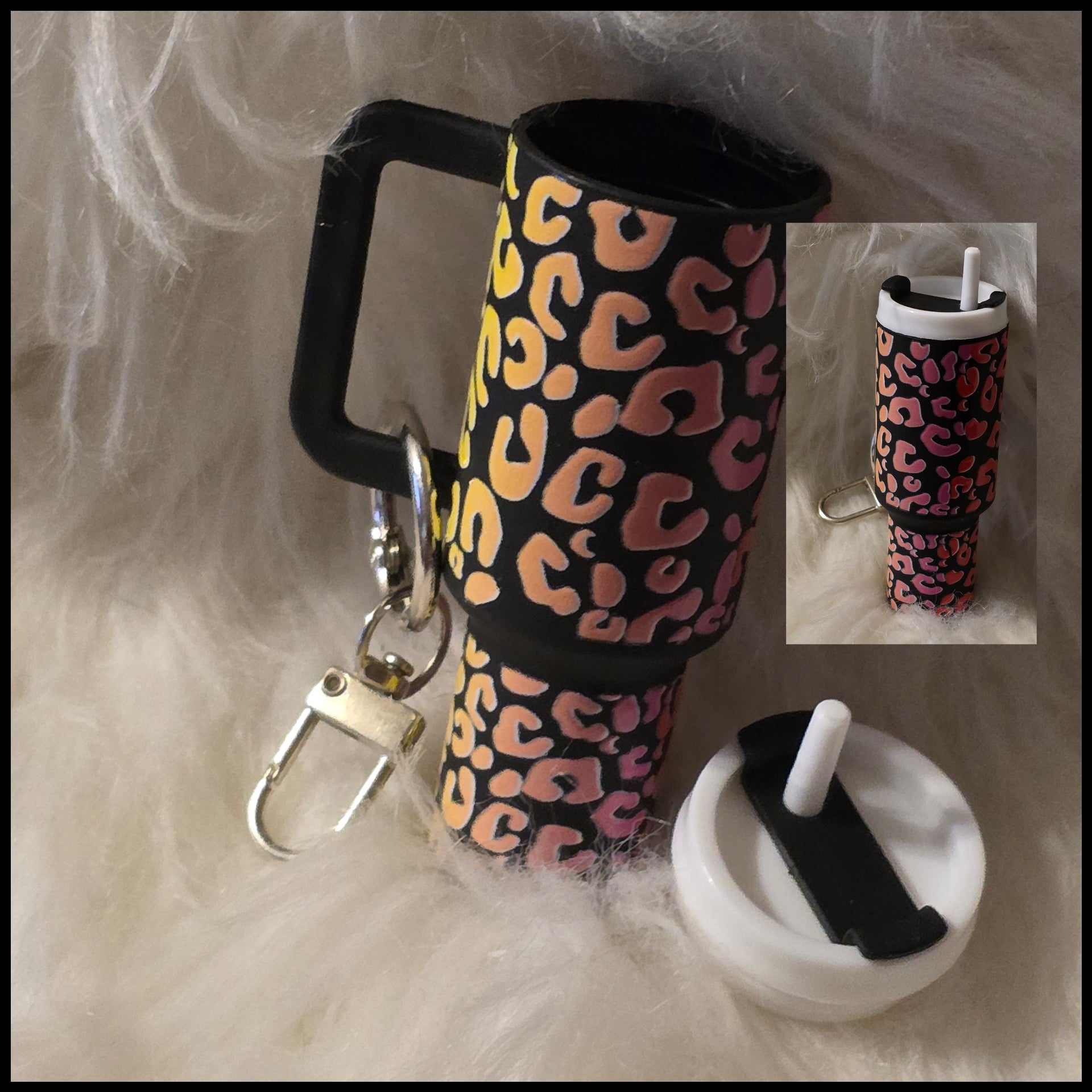 Mini Cup Keychain Holder – Lipstick, Cosmetics & Small Essentials Storage