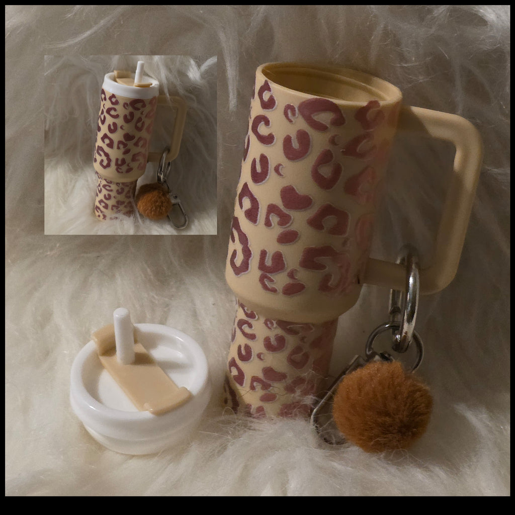 Mini Cup Keychain Holder – Lipstick, Cosmetics & Small Essentials Storage