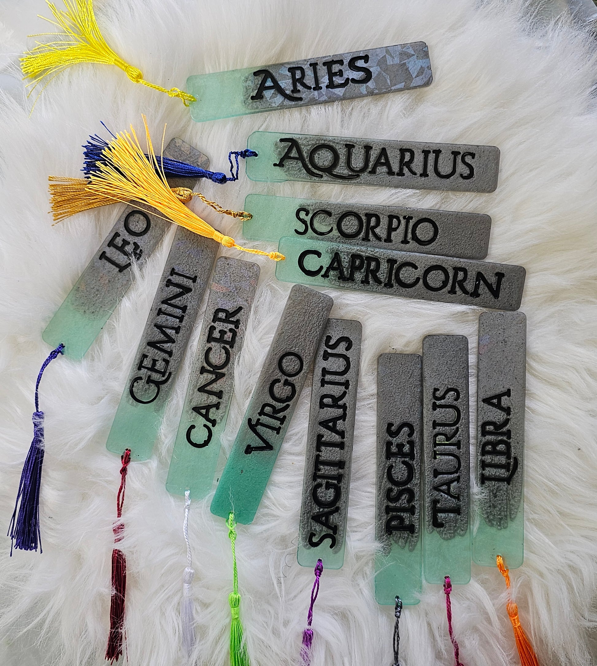 ✨Zodiac Resin Bookmark – Personalized Astrology Gift with Tassel✨