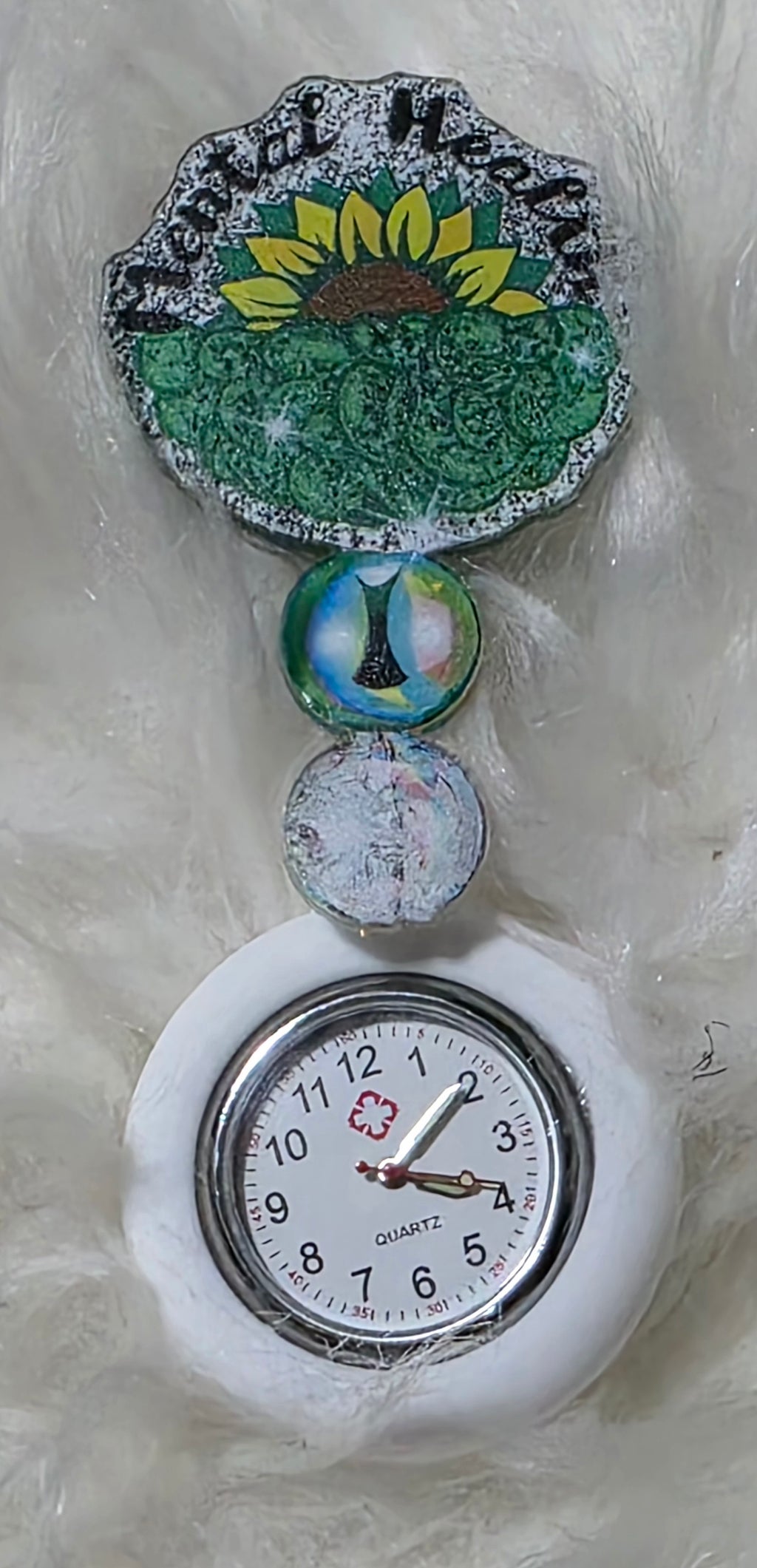 Retractable Clip-On Nurse Watch | Medical Brooch Watch