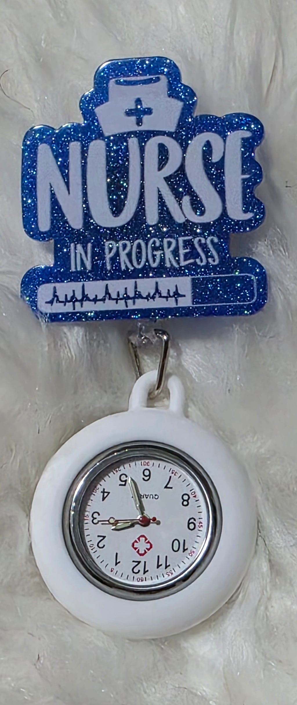 Retractable Clip-On Nurse Watch | Medical Brooch Watch